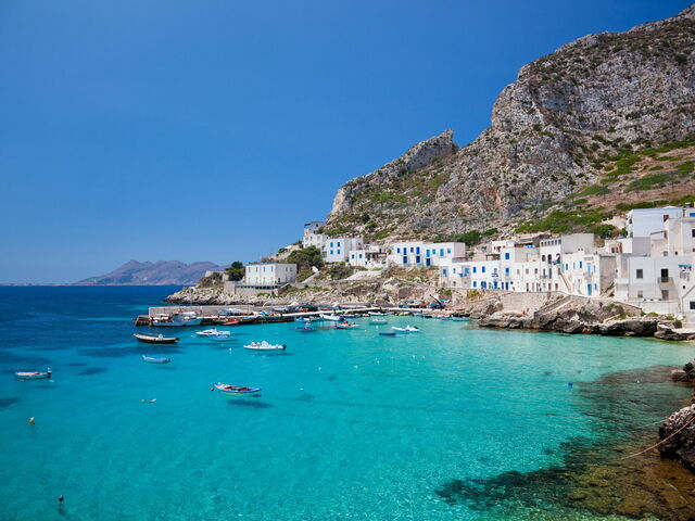 Wo Stein auf Meer trifft – eine zeitlose Geschichte mediterraner Schönheit