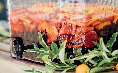 Sangria: Rezept und Geschichte des bekannten spanischen Getränks