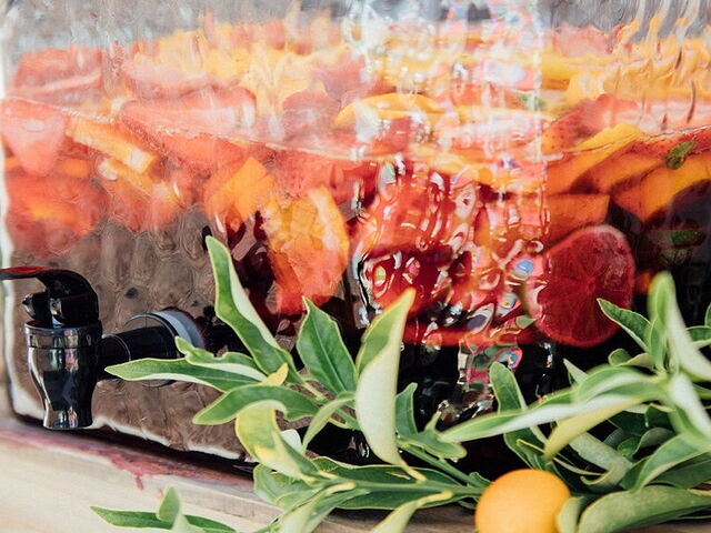 Sangria: Rezept und Geschichte des bekannten spanischen Getränks