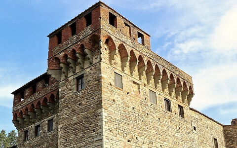 Mysterium, Magie und Gespenster: die Burg von Lari