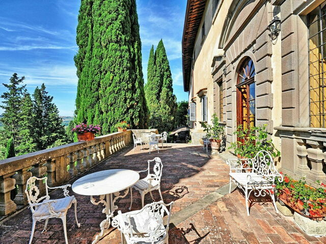 Extreme Makeover Castle Edition