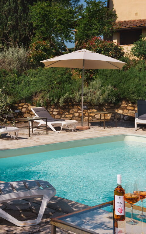 Pozzo Dei Desideri: Außen, Draussen, Schwimmbad