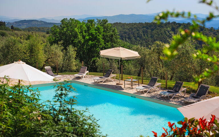 Pozzo Dei Desideri: Außen, Draussen, Schwimmbad