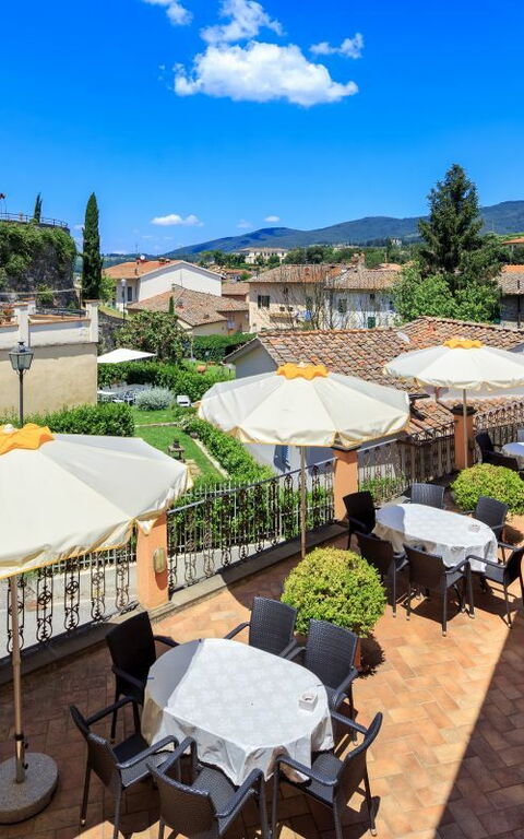 Palazzo a Greve: Draussen