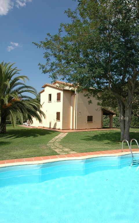 Poderino: Schwimmbad