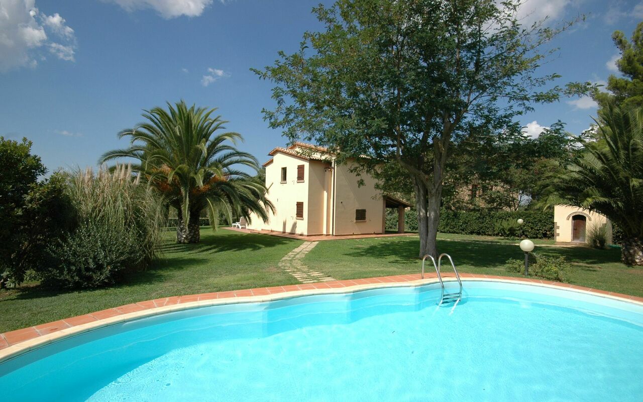 Poderino: Schwimmbad