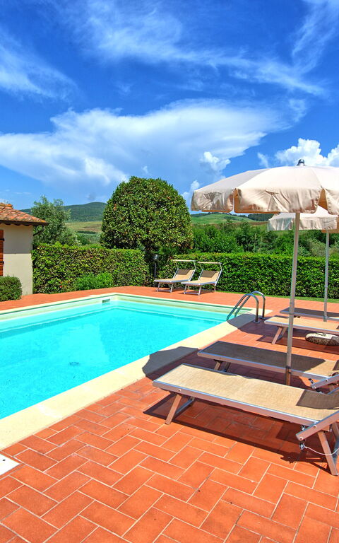 Cuccardino: Draussen, Schwimmbad