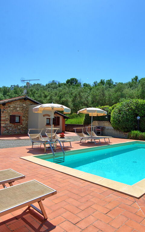 Cuccardino: Draussen, Garten, Schwimmbad