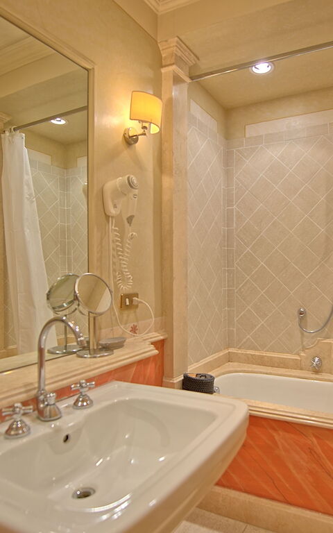 Castello Leopoldo: Bad