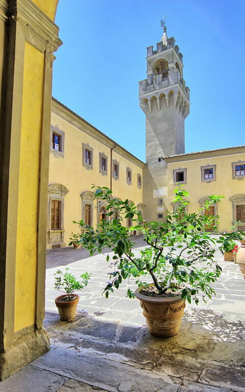 Montegufoni: Außen, Draussen