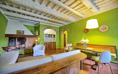 Unterkunft Archi: Esszimmer, Küche, Wohnzimmer