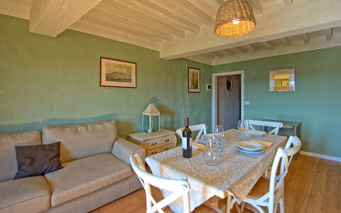 Unterkunft Bellavista: Esszimmer, Wohnzimmer