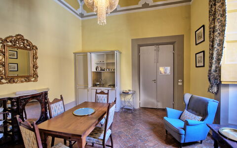 Unterkunft Guardiano: Esszimmer, Küche, Wohnzimmer