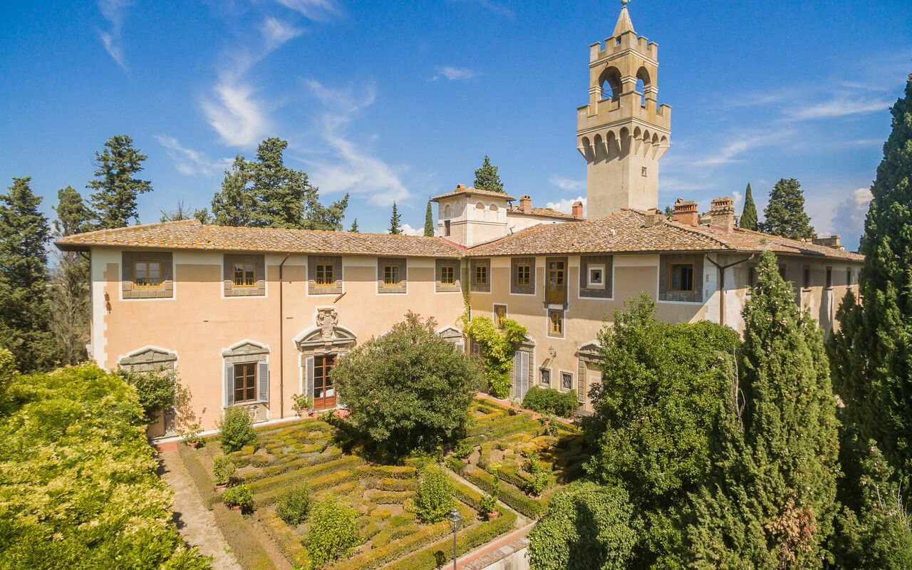 Montegufoni: Ansichten, Außen, Draussen