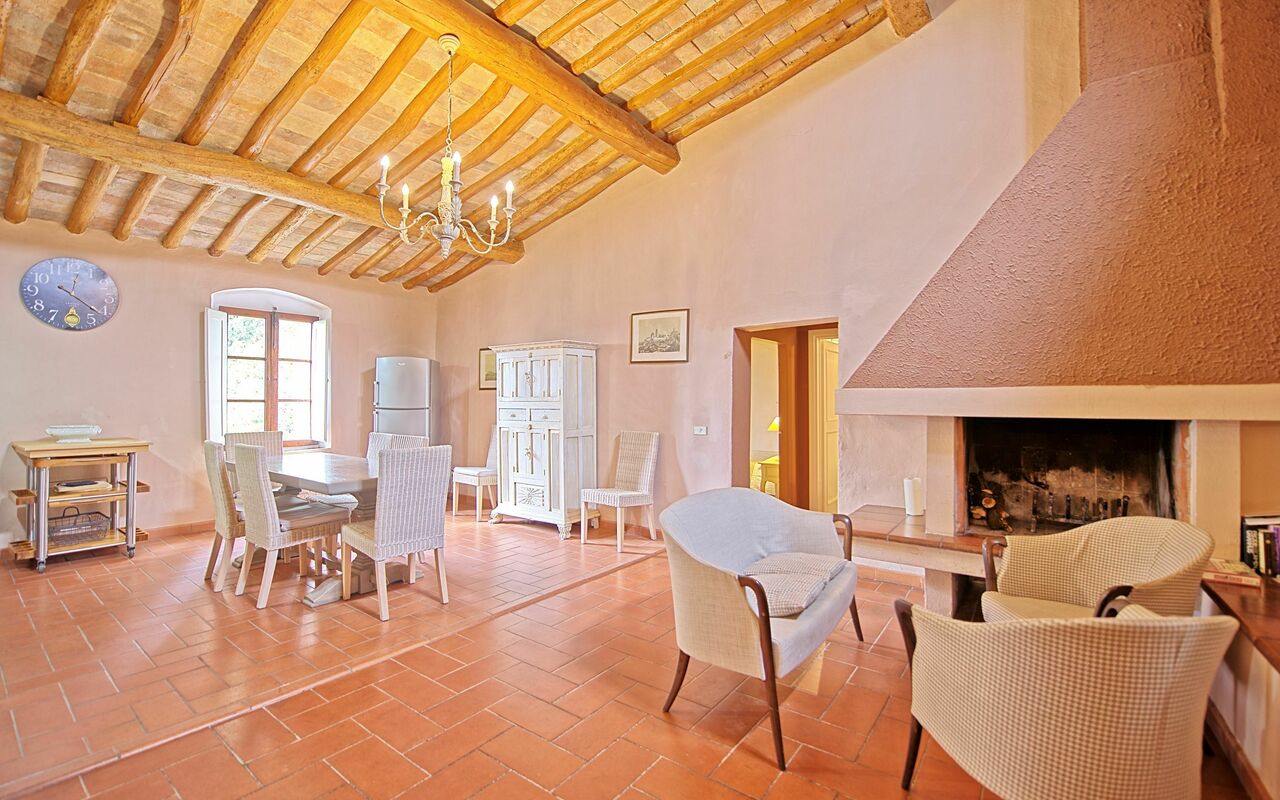 Unterkunft Acciaioli 1Bis: Esszimmer, Küche, Wohnzimmer