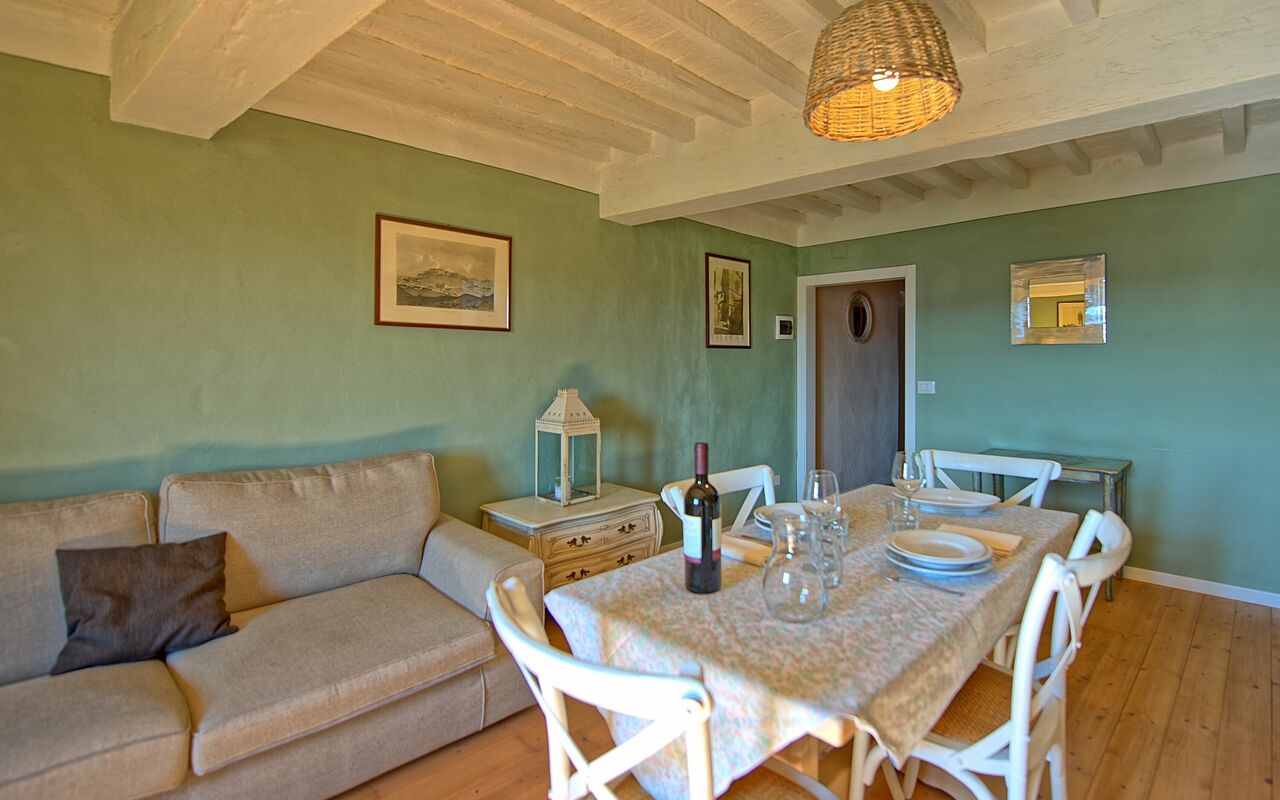 Unterkunft Bellavista: Esszimmer, Wohnzimmer