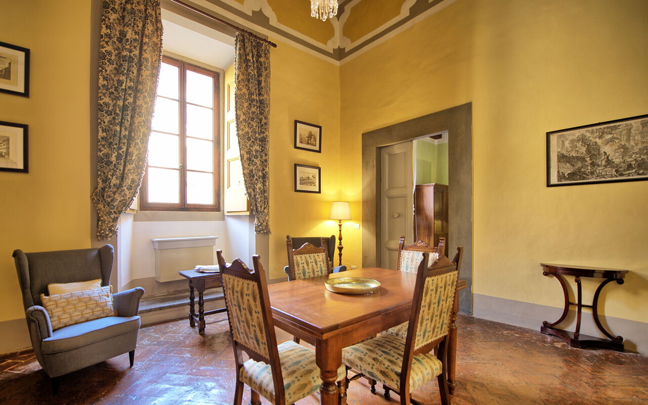 Unterkunft Guardiano: Esszimmer, Küche, Wohnzimmer