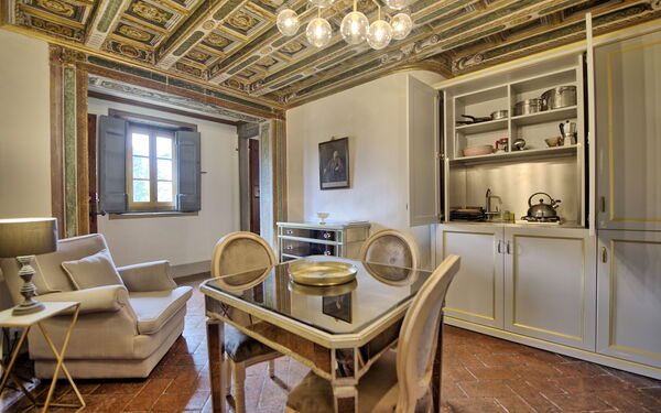 Unterkunft Cappella: Esszimmer, Küche, Wohnzimmer