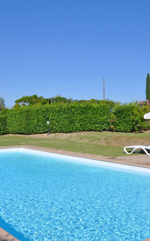 I Glicini: Schwimmbad