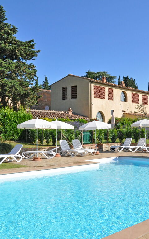 I Glicini: Schwimmbad