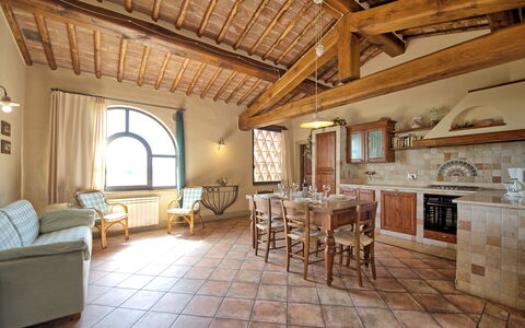 Unterkunft Glicini 3: Esszimmer, Küche, Wohnzimmer