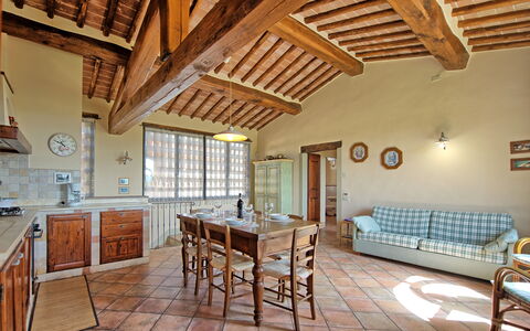 Unterkunft Glicini 3: Esszimmer, Küche, Wohnzimmer