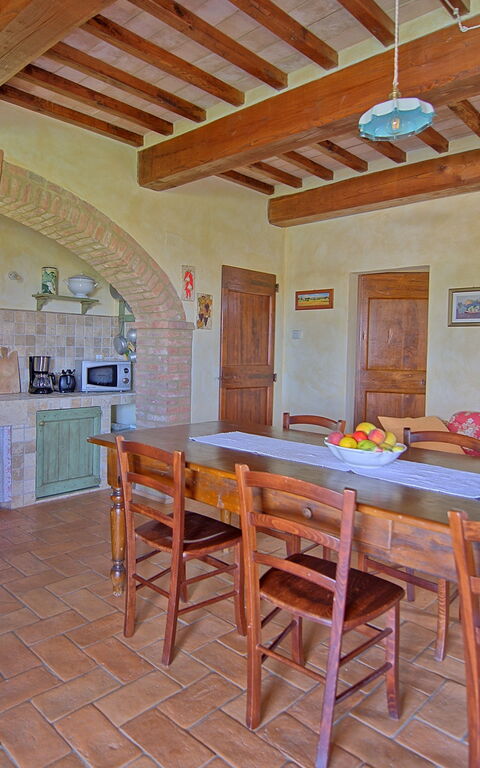 Castelmuzio: Esszimmer, Küche, Wohnzimmer