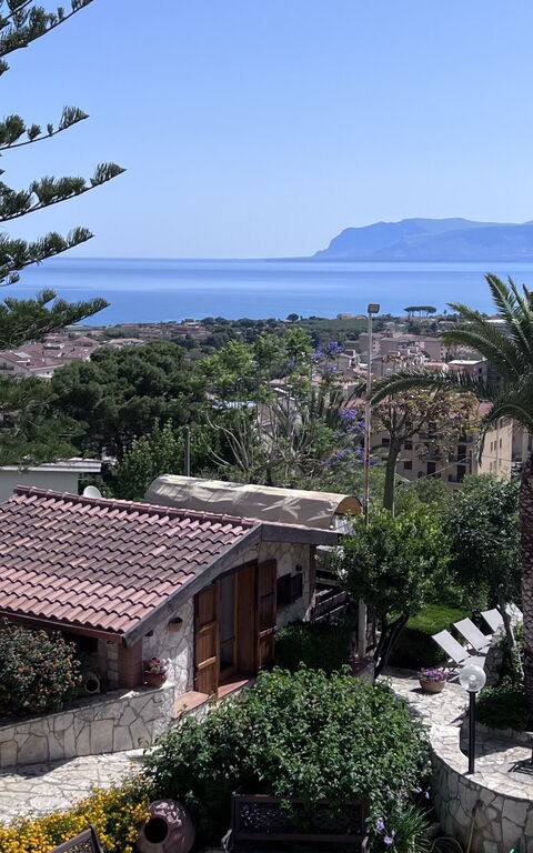 Castellammare: Ansichten, Außen