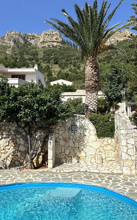 Castellammare: Außen, Schwimmbad