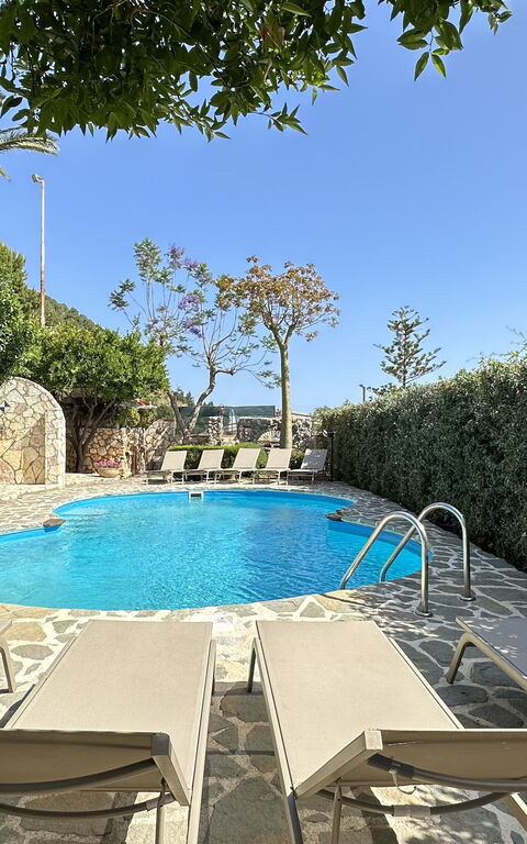 Castellammare: Außen, Schwimmbad