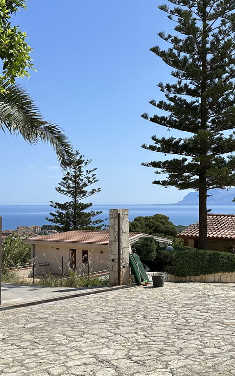 Castellammare: Ansichten, Außen, Haupteingang