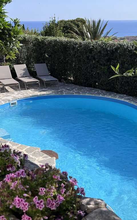 Castellammare: Außen, Schwimmbad