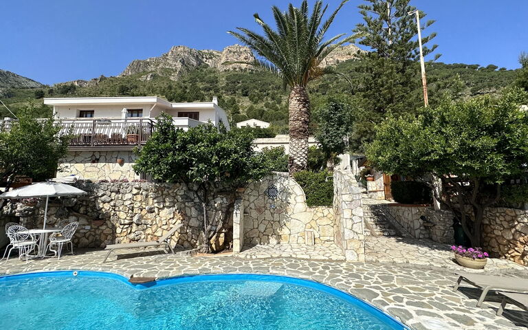 Castellammare: Außen, Schwimmbad