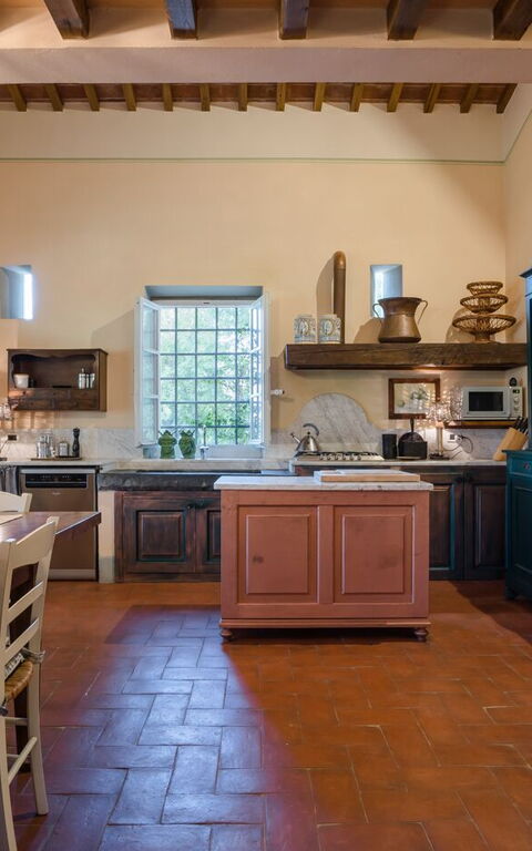 Villa Fontine: Esszimmer, Küche