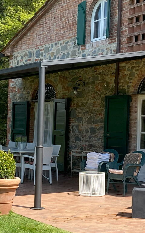 Villa Fontine: Draussen, Garten, Sommer