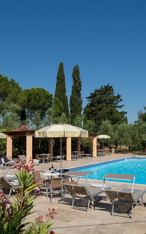 Montelopio: Außen, Draussen, Schwimmbad