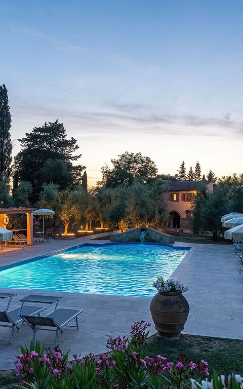 Montelopio: Außen, Draussen, Schwimmbad