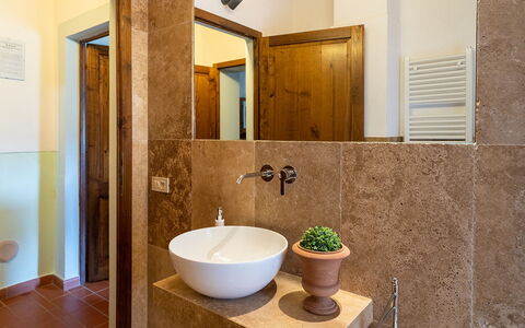 Unterkunft Montelopio 4: Bad, Zimmerdetails