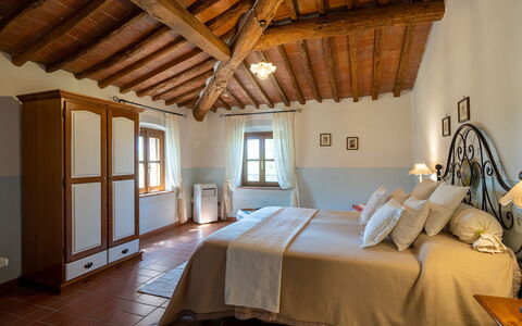 Unterkunft Montelopio 4: Schlafzimmer