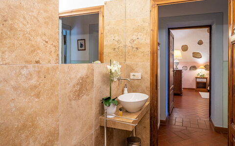 Unterkunft Montelopio 2: Bad, Zimmerdetails