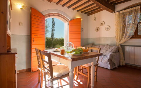 Unterkunft Montelopio 2: Esszimmer, Küche, Wohnzimmer