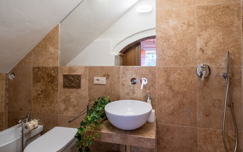 Unterkunft Montelopio 3: Bad, Zimmerdetails