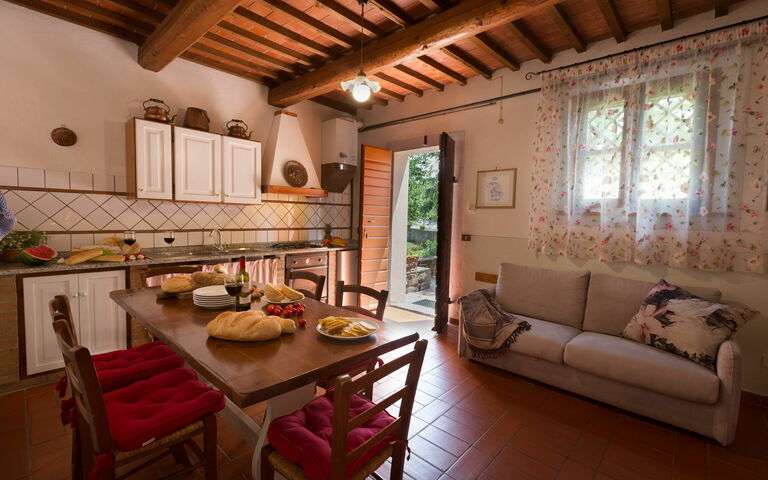 Unterkunft Montelopio 3: Esszimmer, Küche, Wohnzimmer