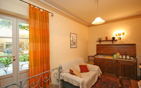 Unterkunft Santo Agostino Glicine: Esszimmer, Küche, Wohnzimmer