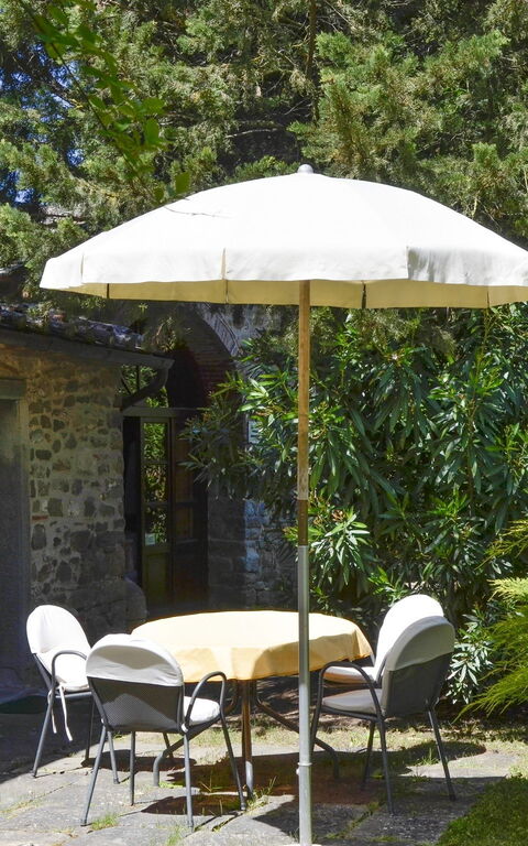 San Pietro: Draussen, Garten