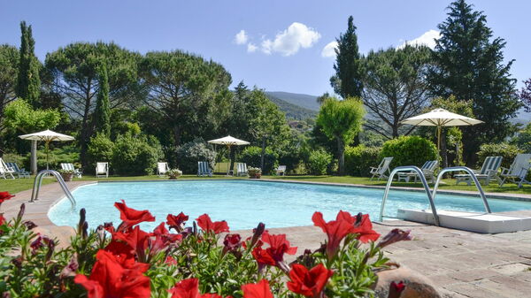 San Pietro: Garten, Schwimmbad