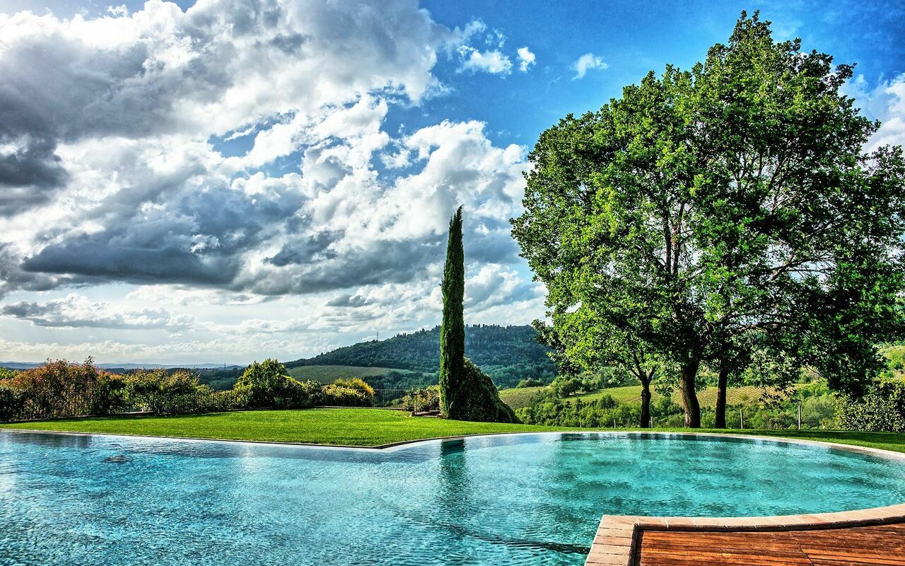 Villa Petrognano: Ansichten, Schwimmbad