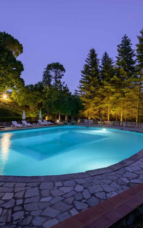 Villa Contessa: Draussen, Garten, Schwimmbad