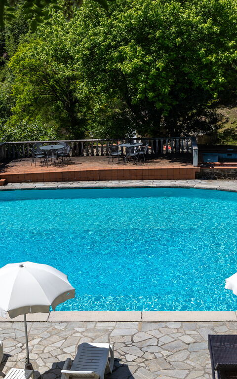 Villa Contessa: Draussen, Schwimmbad