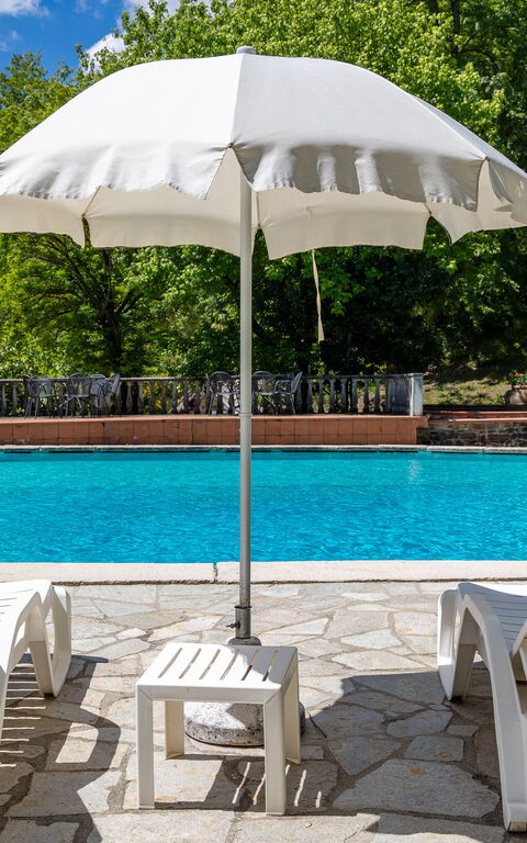 Villa Contessa: Draussen, Garten, Schwimmbad